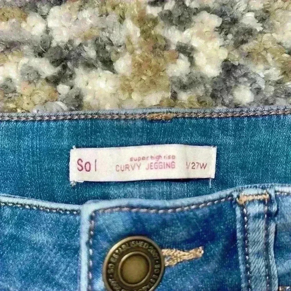 SO high rise denim distressed jeggings - Picture 3 of 3